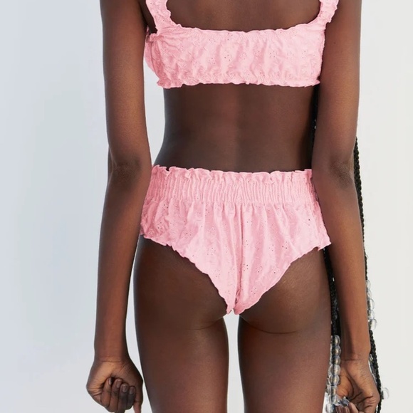 New Frankies Bikinis Colby Eyelet Shine Bikini Top Pink 31044 - Picture 6 of 12